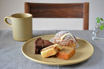 耐久性の高い半磁器で作られているので、オーブンや電子レンジ、食洗機にも対応可能です。