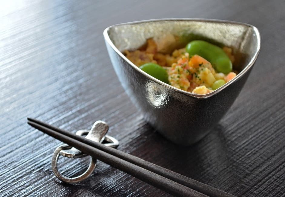 箸置き (8) × 小鉢 (三角) <能作>