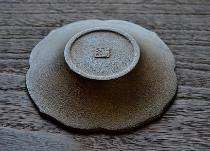 霰茶托（裏）