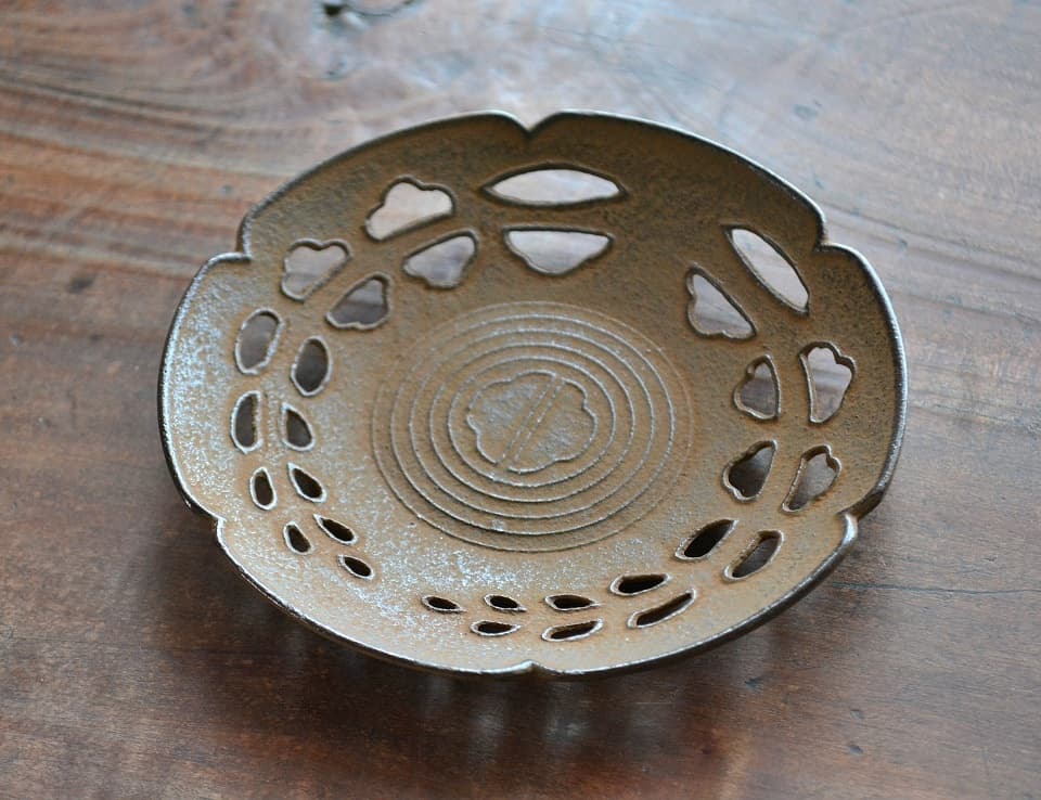 藤すかし茶托（表）