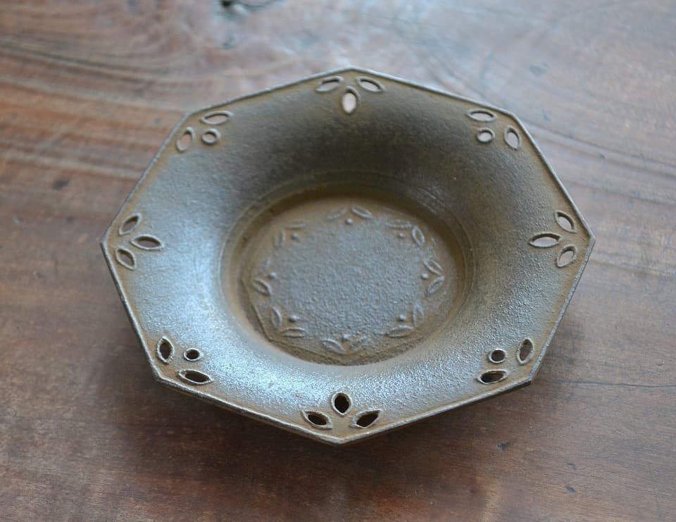 八角茶托（表）