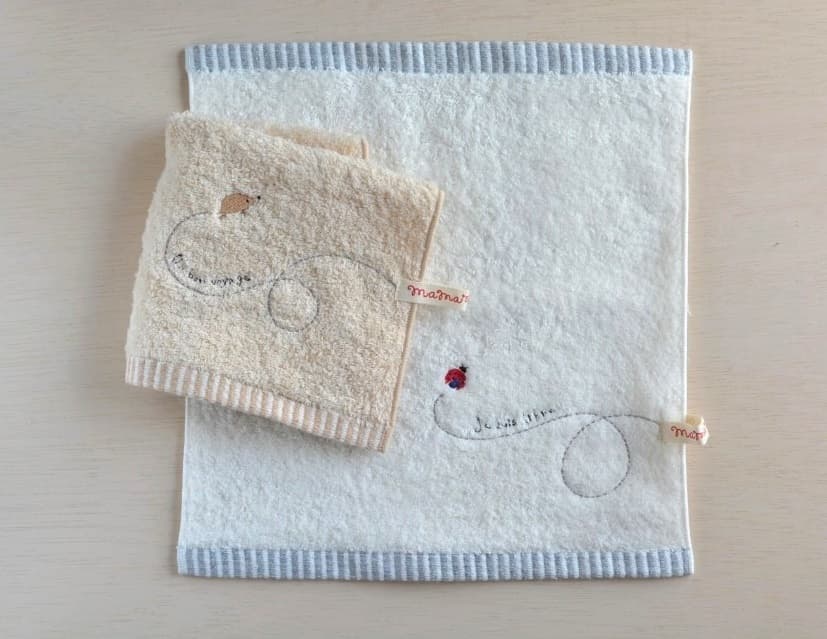 シャンティ・ハンカチ（もぐらとてんとう虫の刺繍）