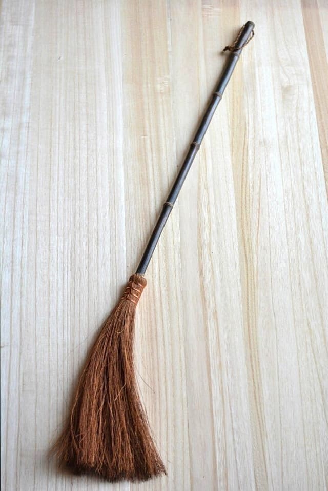 高所や隙間のお掃除におすすめの棕櫚の「ちりはたき」＜山本勝之助商店＞