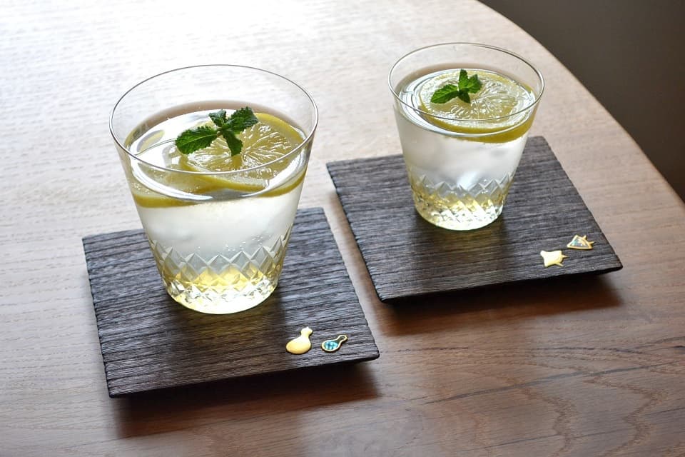 角トレー (蒔絵) × 江戸硝子 綾 ＜岩本清商店 × 廣田硝子＞ ｜ 暮らしのほとり舎