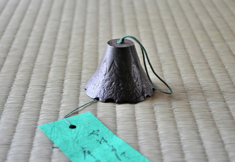 南部富士（岩手山）の姿を象った南部風鈴