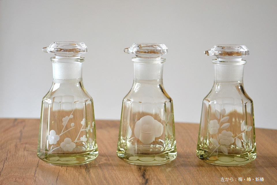 梅・椿・新椿 (江戸花切子 しょうゆ差し) <廣田硝子> | 暮らしのほとり舎