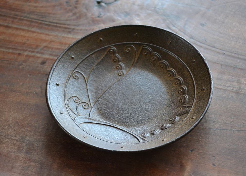 銘々皿「丸蝶」(表)