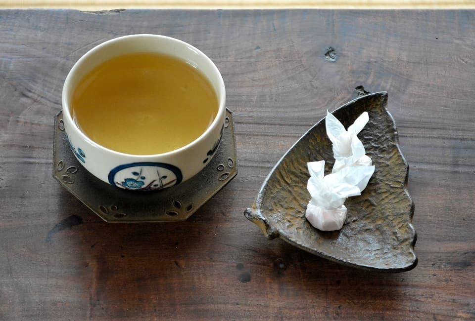 銘々皿「三角蝶」×八角茶托<鈴木盛久工房>