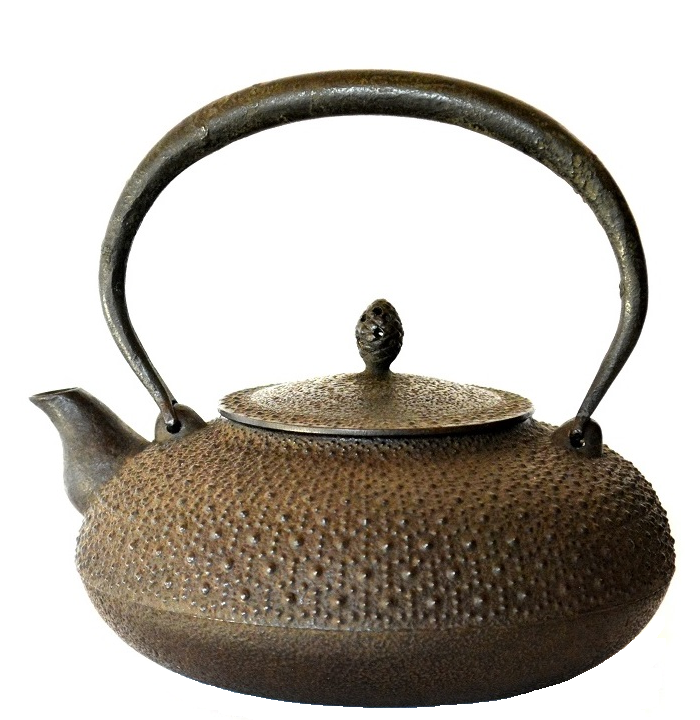 未使用品 南部藩御用鋳物師 16代鈴木盛久(成郎)作 霰算玉形14型 未使用品 南部藩御用鋳物師 16代鈴木盛久(成郎)作 霰算玉形14型