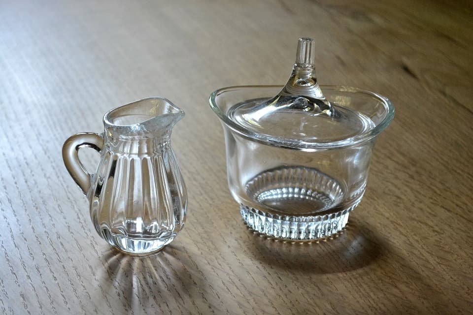 昭和モダン珈琲 シュガーポット ミルクピッチャー シンプルかつ上品なガラス 製 どこか懐かしい雰囲気も漂う東京下町の職人による手作りの逸品 国産 日本製 昭和モダン珈琲 シュガーポット ミルクピッチャー シンプルかつ上品なガラス 製 どこか懐かしい雰囲気も漂う東京下町の職人による手作りの逸品 国産 日本製