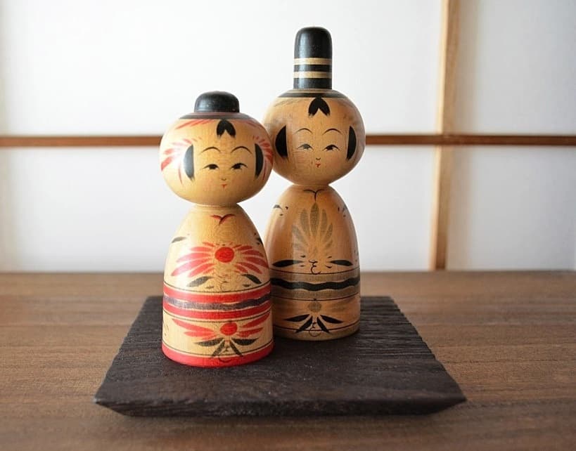 角トレー (無地) ウレタン × ひなこけし ＜岩本清商店＞ ｜ 暮らしのほとり舎