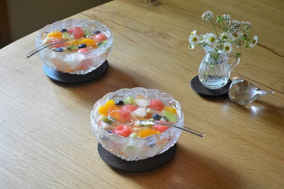 丸トレー × 硝子の器 × ガラススプーン ＜岩本清商店 × 廣田硝子＞ ｜ 暮らしのほとり舎