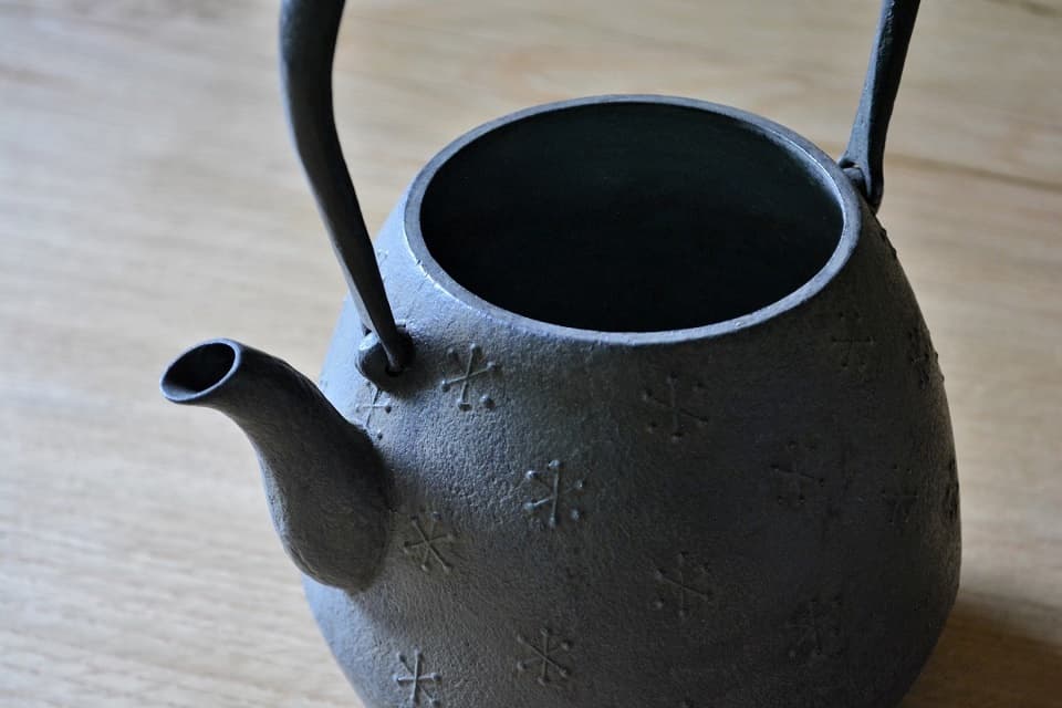 風花鉄瓶 注ぎ口 輪口 <鈴木盛久工房> | 暮らしのほとり舎