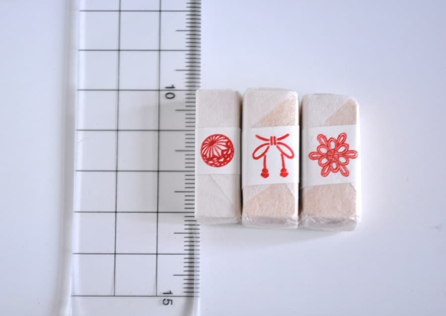手毬・結び紐・菊結び サイズ感 (遊楽の印) ＜工房 蓮＞ ｜ 暮らしのほとり舎