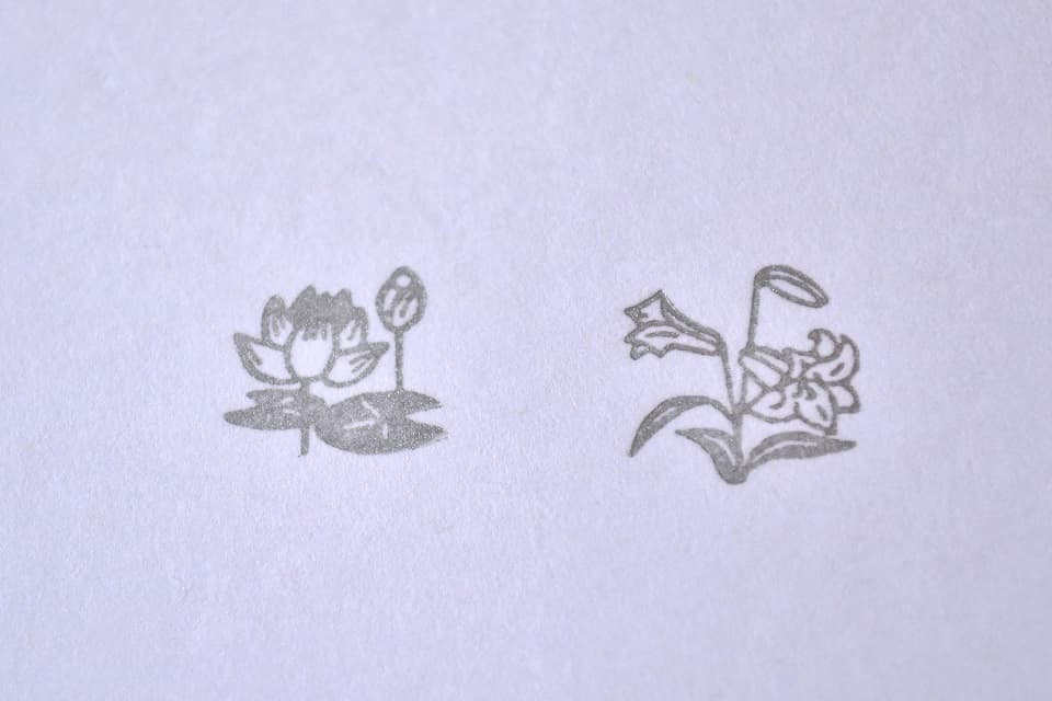 遊楽の印「ゆりの花」「蓮の花」 仏事 シルバーインク使用｜暮らしのほとり舎
