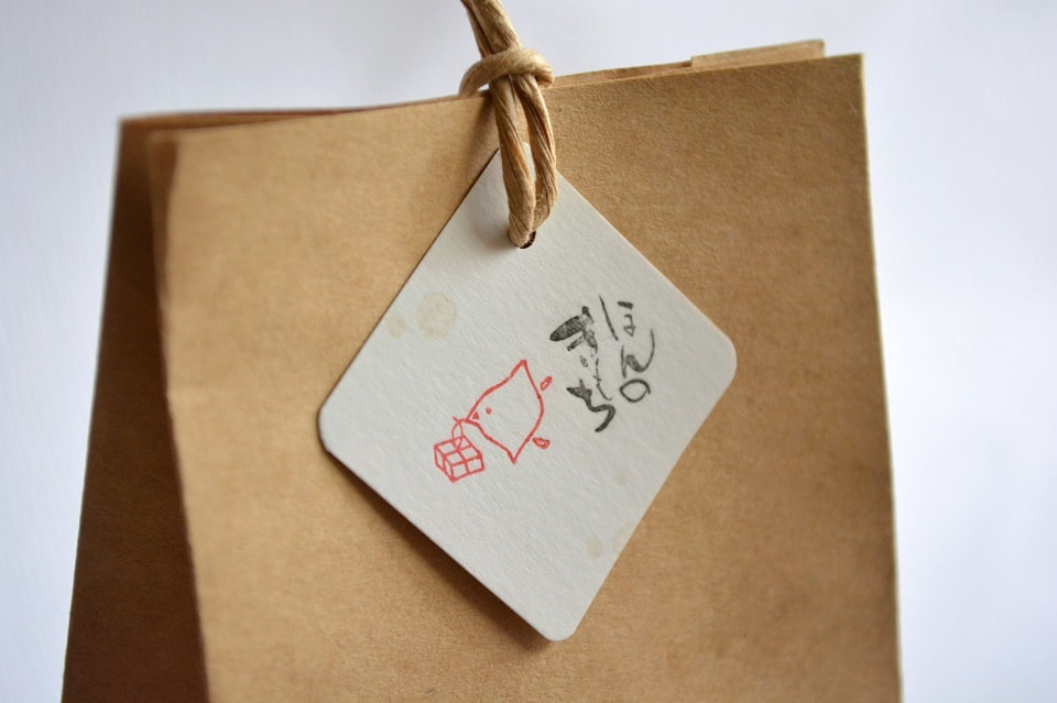 千鳥 (白) × ほんのきもち × タグ (遊楽の印) ＜工房 蓮＞ ｜ 暮らしのほとり舎