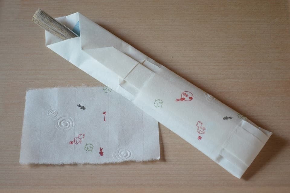 「太渦」エンボッサー × 遊楽の印「金魚 (赤・白)」 筆包み|暮らしのほとり舎