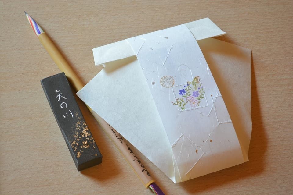 「墨枠」エンボッサー × 遊楽の印「秋の草花」シリーズ 墨包み|暮らしのほとり舎