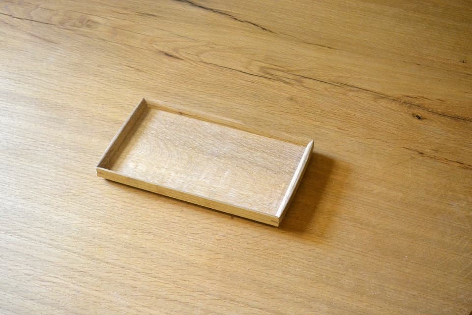 国産楢材のトレイ (小) ＜ヨシタ手工業デザイン室＞｜暮らしのほとり舎