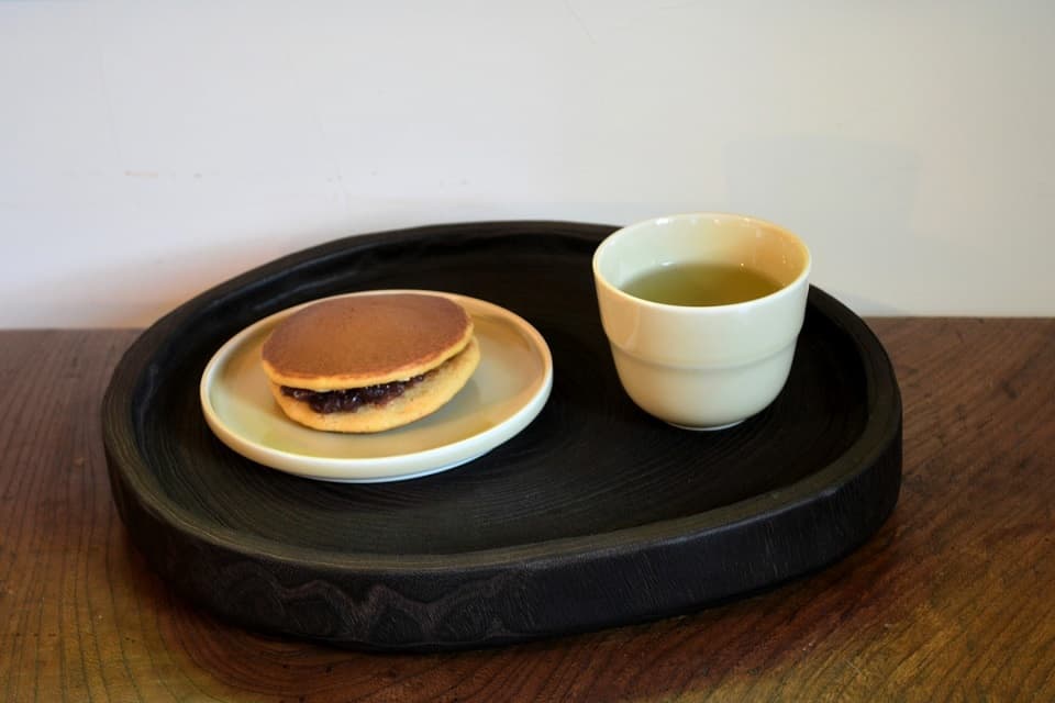 フタ130 × カップ80 (アイボリー) × 天然木口盆 ＜ヨシタ手工業デザイン室 × 岩本清商店＞｜暮らしのほとり舎