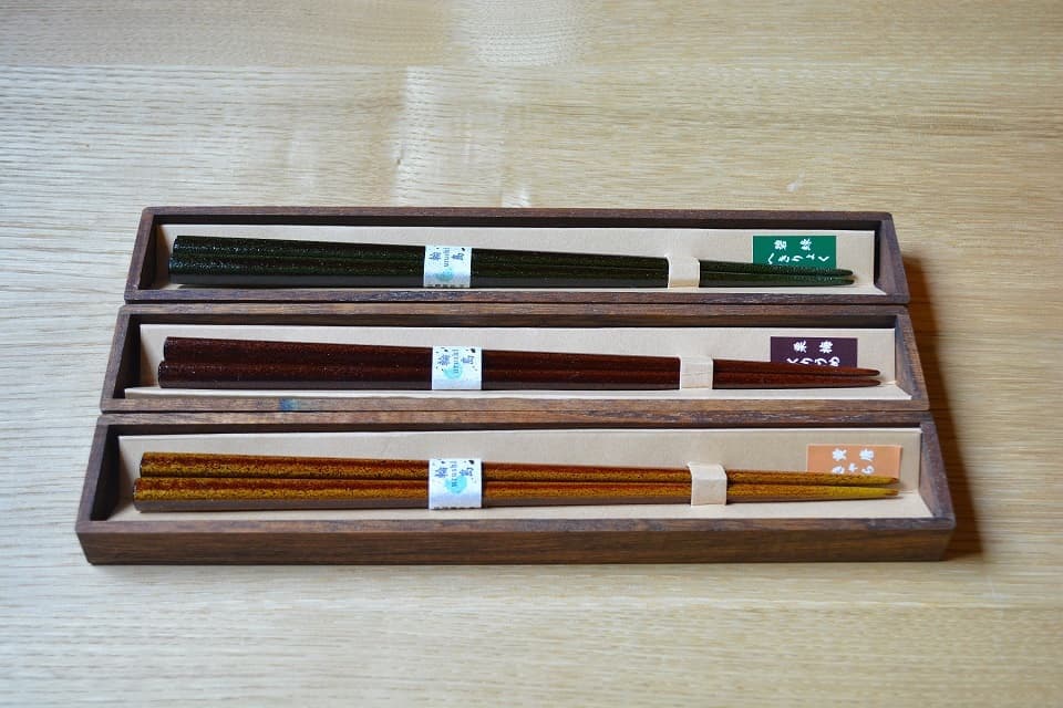 贈りものにも最適な拭き漆の桐箱入り（輪島うるし箸・WABI SABIシリーズ）