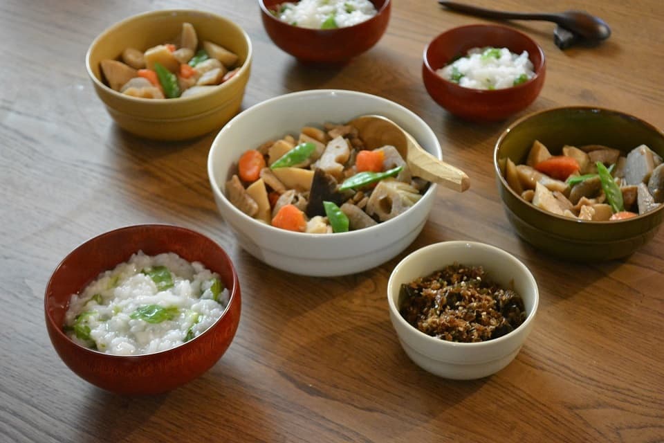 様々なお料理や用途に使える陶磁器の器「TRIP WARE（トリップウェア）」