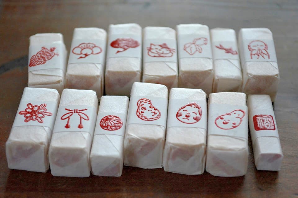 絵柄印や文字印など種類豊富な工房 蓮のオリジナル商品「遊楽の印」（ゆらのいん）【一例】