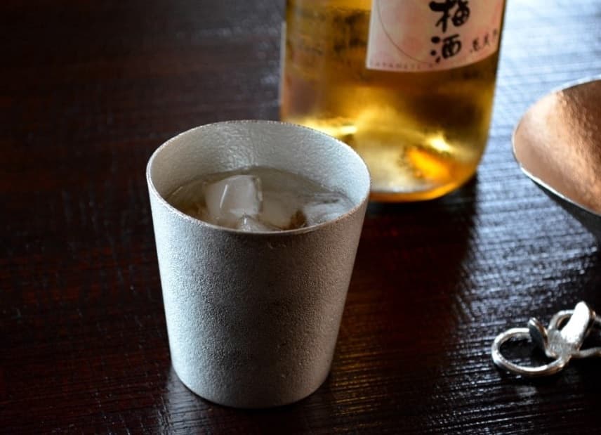 ロックでお酒を頂くのにぴったりの「タンブラー」。ウイスキーや焼酎、梅酒等はもちろんソフトドリンクにも◎
