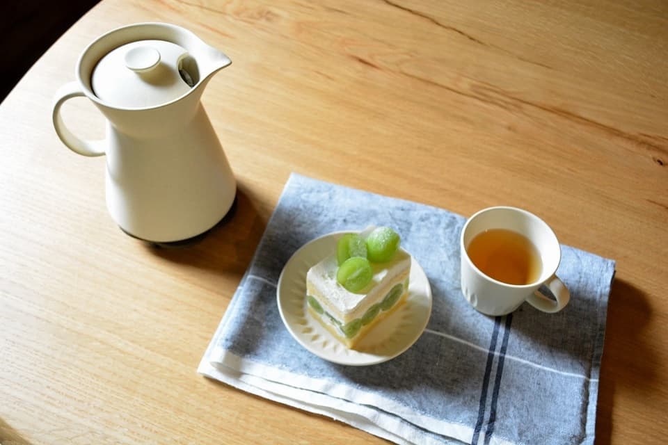 ケーキプレートとしても重宝するプレート「S」（ローリエシリーズ）