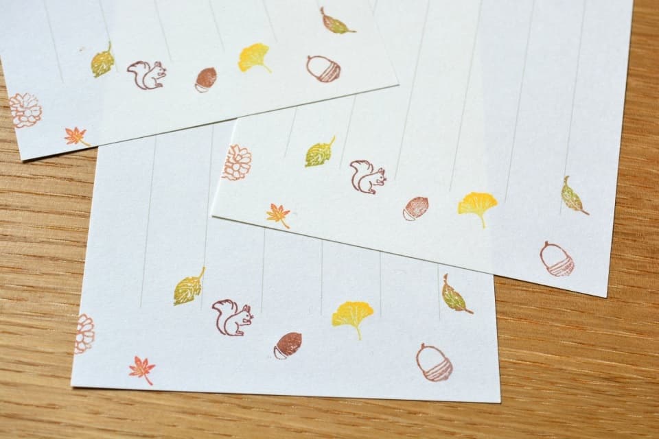 秋のお便りやラッピングにおすすめの「リス」や「木の実」「枯葉」遊楽の印たち＜工房 蓮