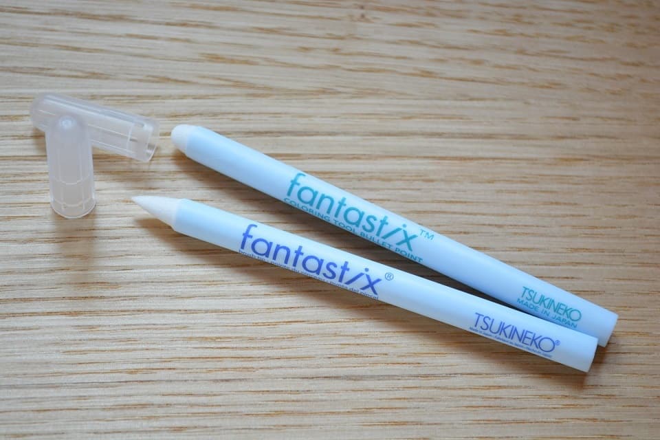 インクパッドからインクをとって塗るのに便利な先端形状の異なる2種類のペン型スポンジ「ファンタスティックス」