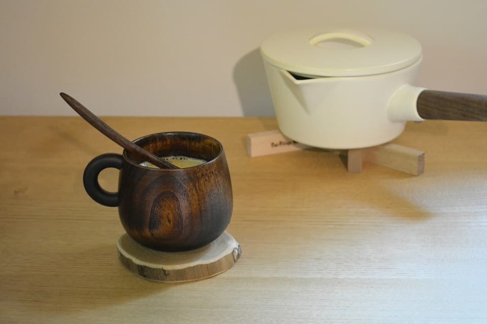 たっぷりサイズなのでスープカップにもおすすめです(シェーヌ・ドゥ マグカップ)<オークヴィレッジ>