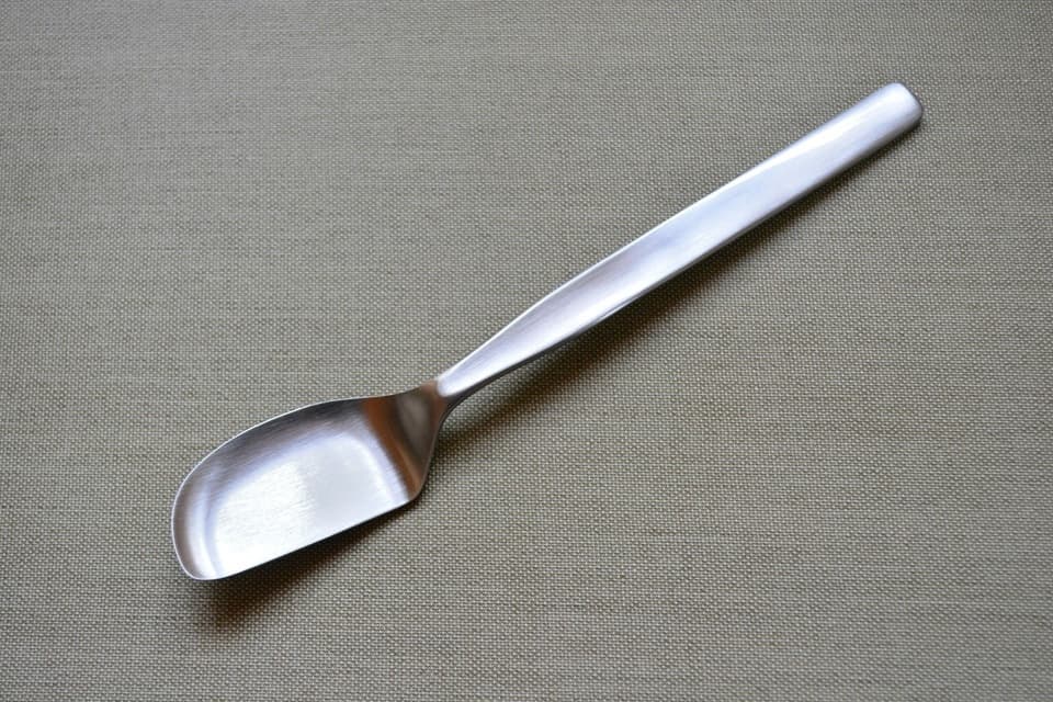 瓶入りジャムを無駄なく使い切ることが出来る便利なジャムスプーン<ヨシタ手工業デザイン室>