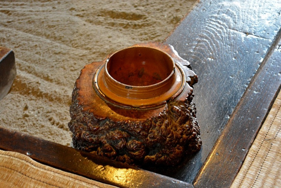 轆轤(ろくろ)職人による手作りの灰皿 | 暮らしのほとり舎