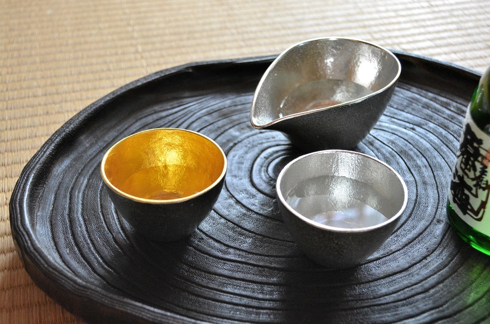 ぐい呑み (金)・(銀) × 片口 (小) ＜能作＞ ｜ 暮らしのほとり舎