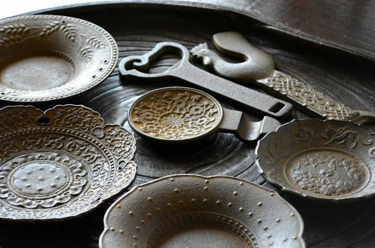 様々な種類の南部鉄器<鈴木盛久工房>