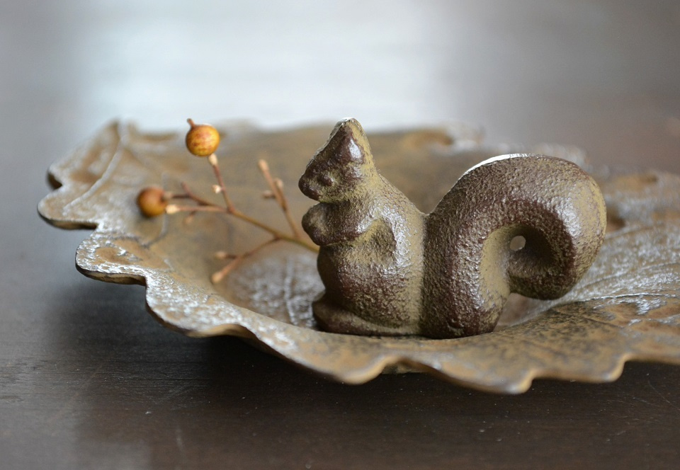 りす置物 × 木の葉茶托 ＜鈴木盛久工房＞ ｜ 暮らしのほとり舎