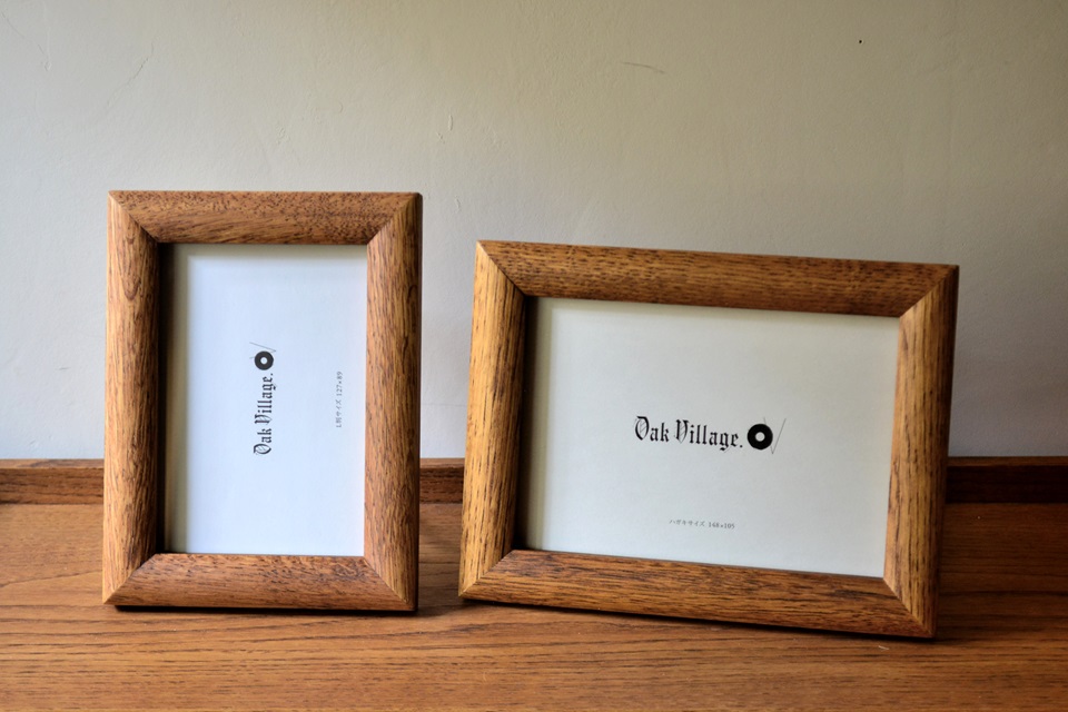 写真よりも一回り大きなポストカードや葉書用のフレームもあります［クラシックフレーム］