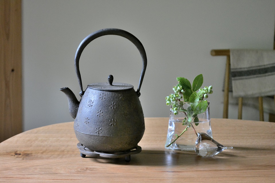 鈴木盛久工房製の南部鉄瓶におすすめです［瓶敷き］