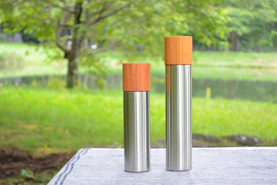 ケヤキのコップがおしゃれな魔法瓶水筒「Bottle」の商品詳細へ