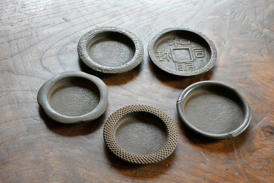 南部鉄器・コースター（竹・梅・霰・漣・古銭）の商品詳細へ
