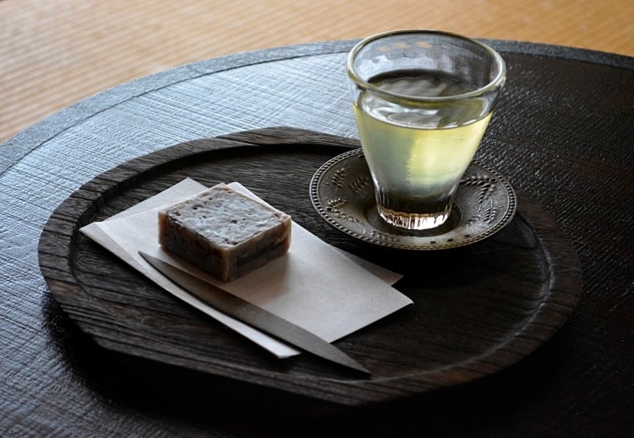 金沢桐工芸「干菓子盆」（無地・蒔絵）の商品詳細へ